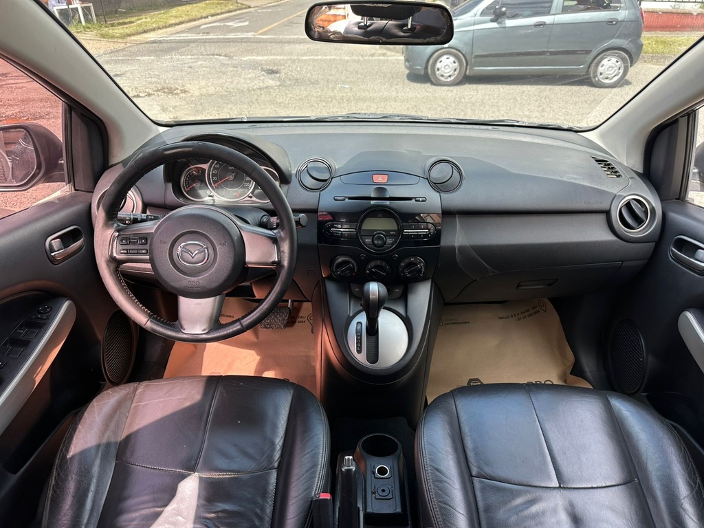 MAZDA 2 HATCH BACK 1.500CC 2013 AUT