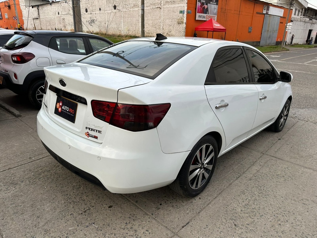 KIA CERATO FORTE SD 2014 MEC