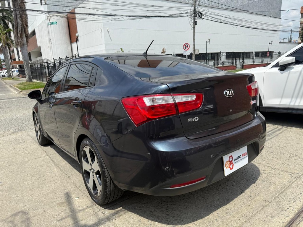 KIA RIO SEDAN 1.400CC SR 2014 AUT
