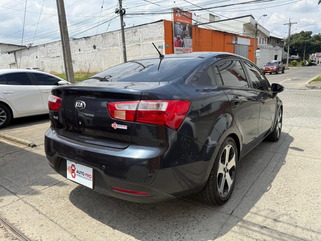 KIA RIO SEDAN 1.400CC SR 2014 AUT