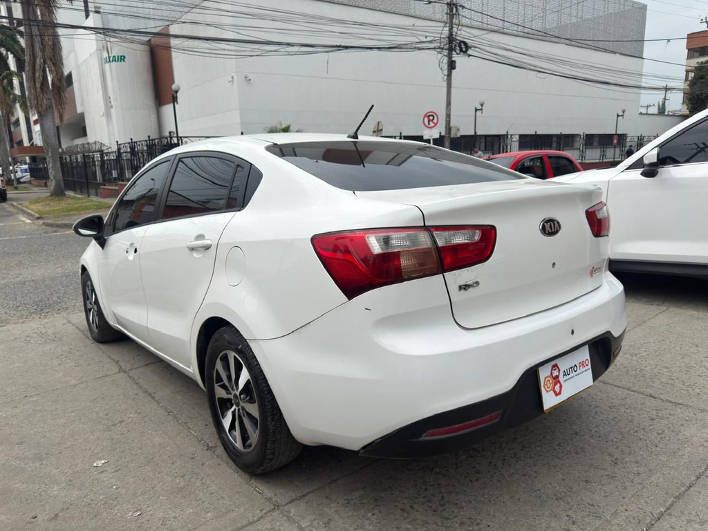 KIA RIO SEDAN 1.250CC 2AB EE 2015 MEC