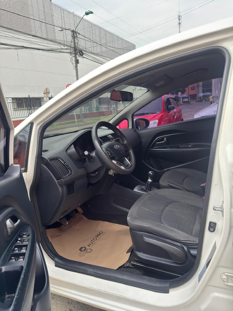 KIA RIO SEDAN 1.250CC 2AB EE 2015 MEC