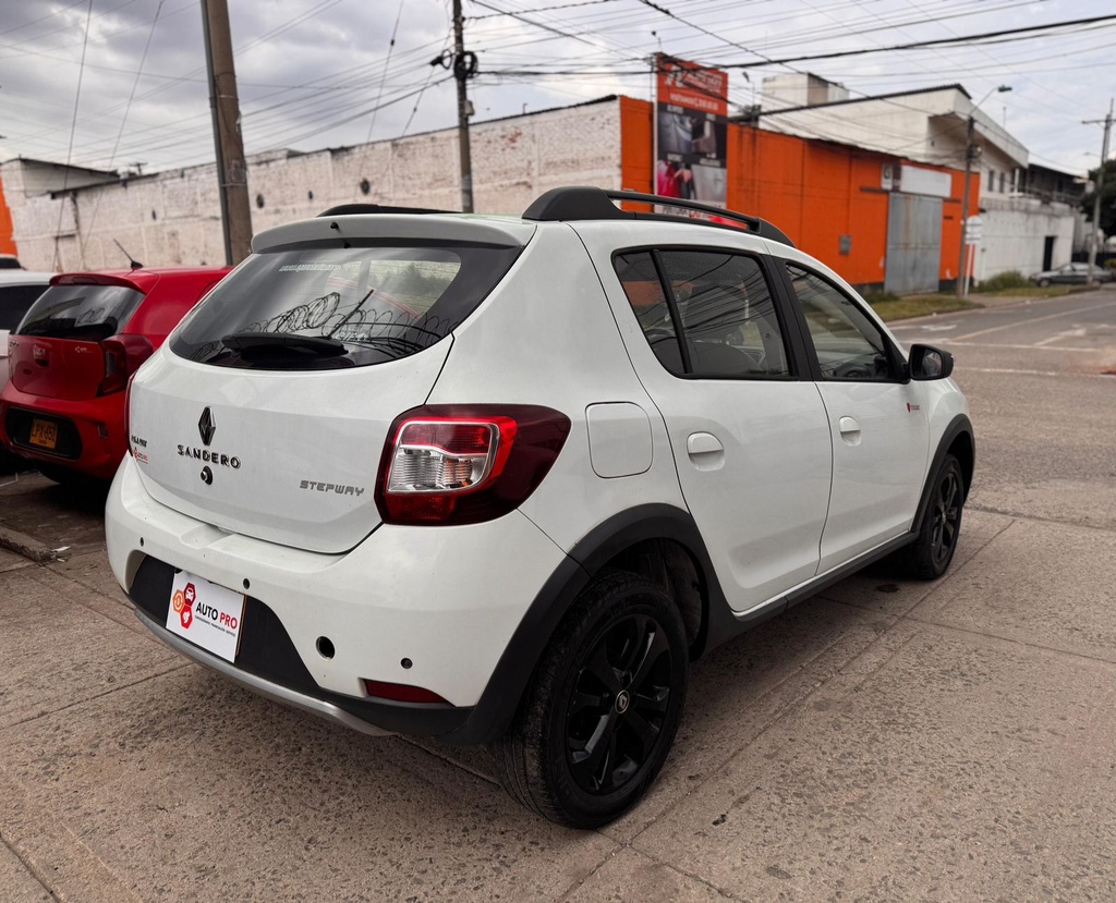 RENAULT STEPWAY TREK INTENS 16V 2018 AUT