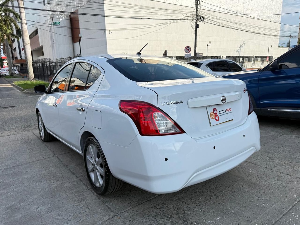 NISSAN VERSA ADVANCE 1FL 2015 MEC